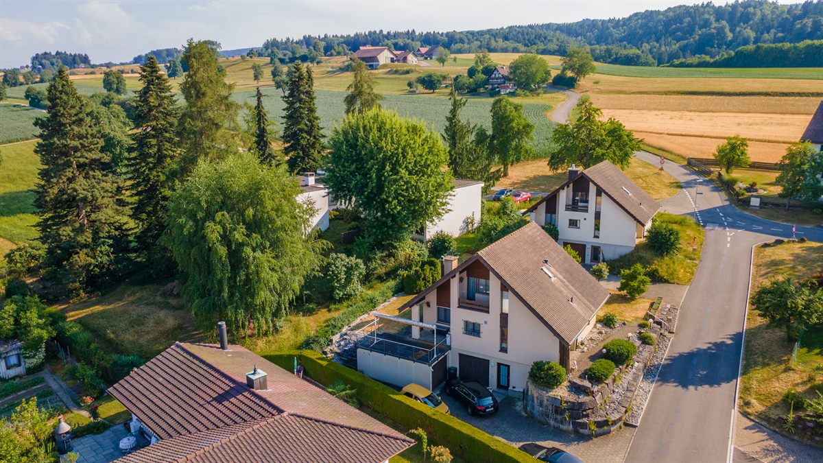Freistehendes Einfamilienhaus in Boswil mit Garten und Fernsicht